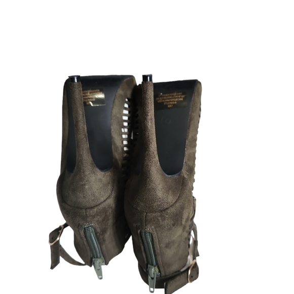 REVAMPED By Sirens - Picture 7 of 10